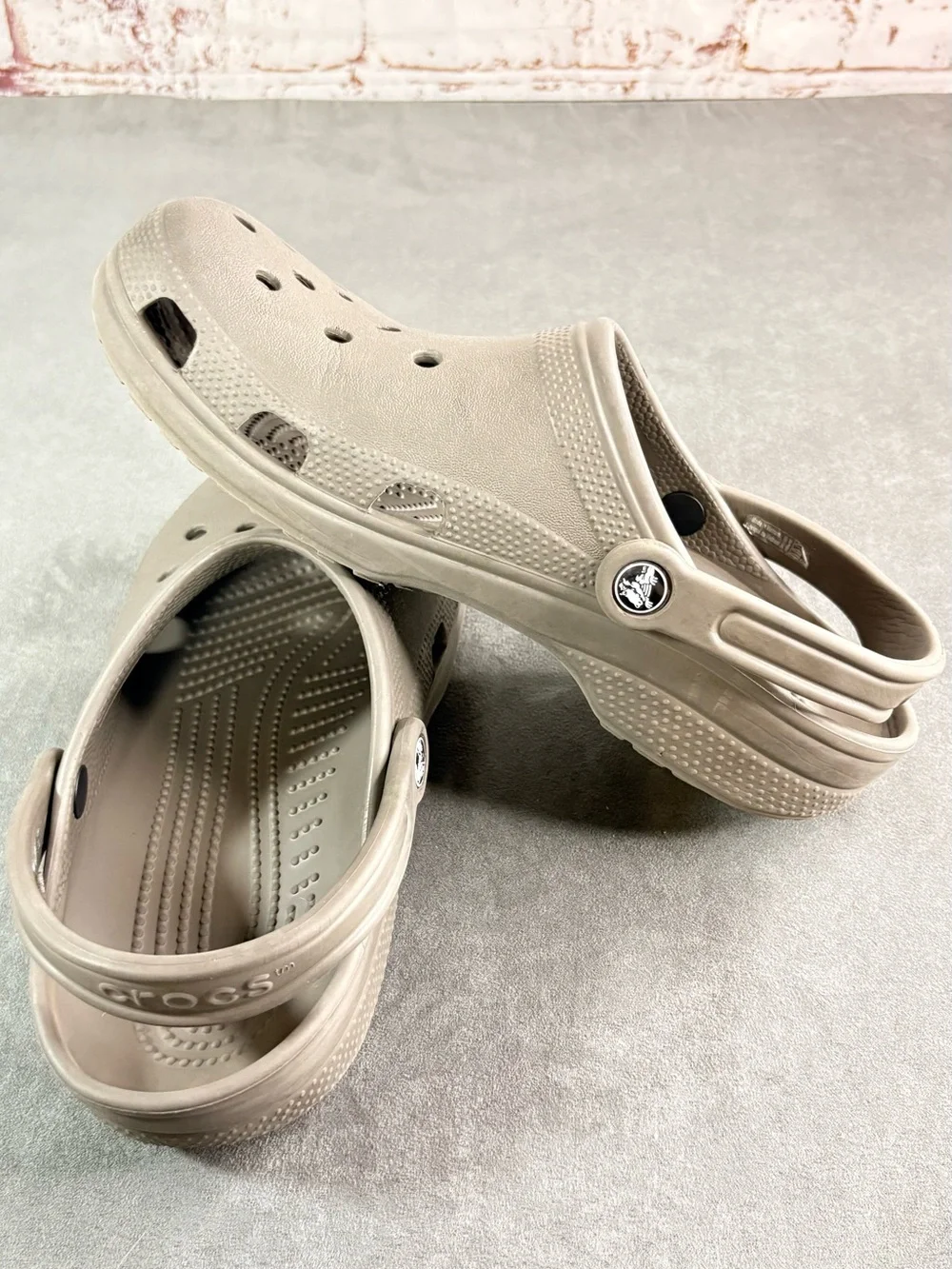 CROCS comfortable slip